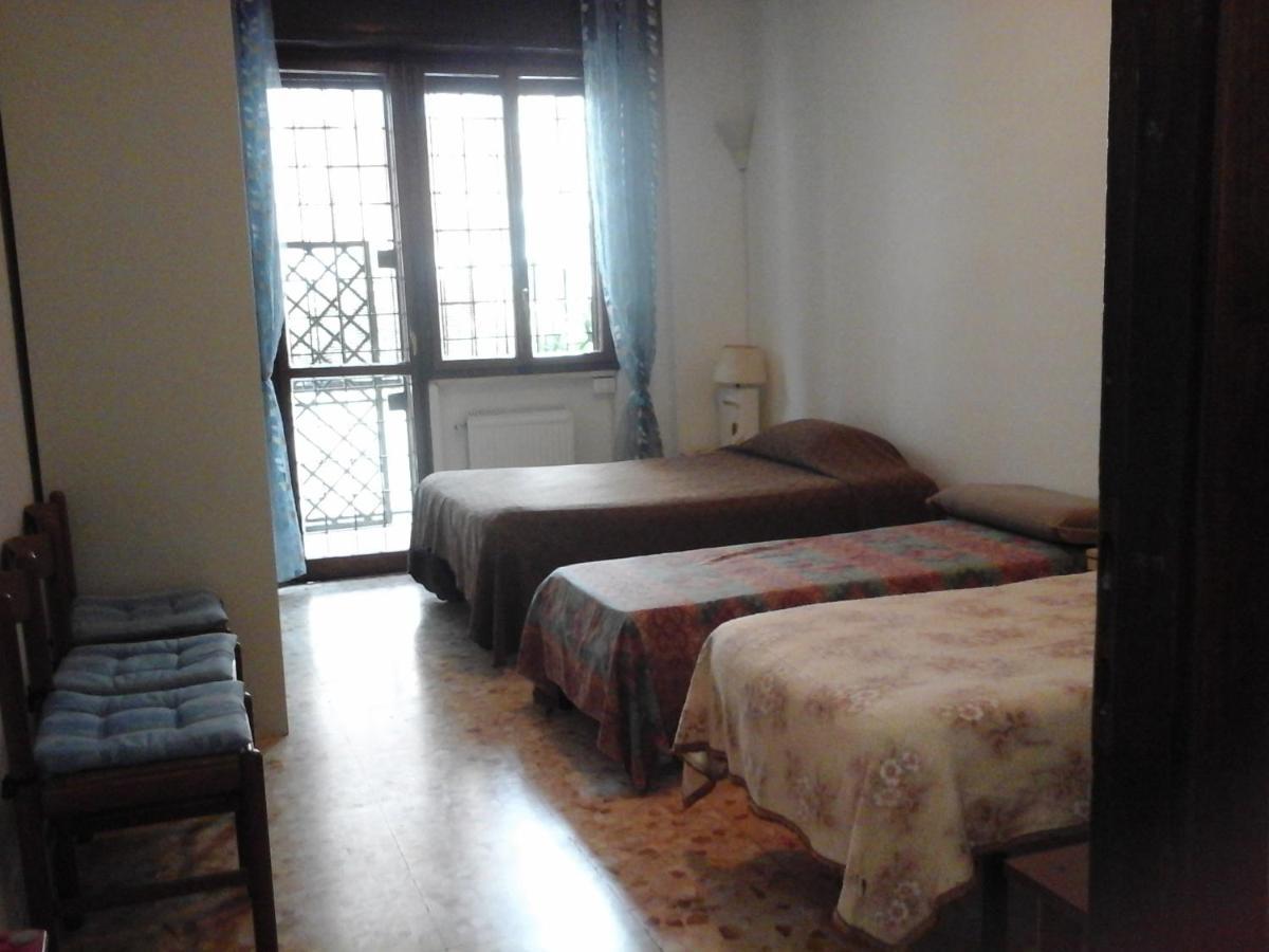 B&B Near Metro' Central Line - Only Wc In The Rooms 15 Minutes To Termini Station 20 To Spagna Square - In The Night Bus Rom Exterior foto