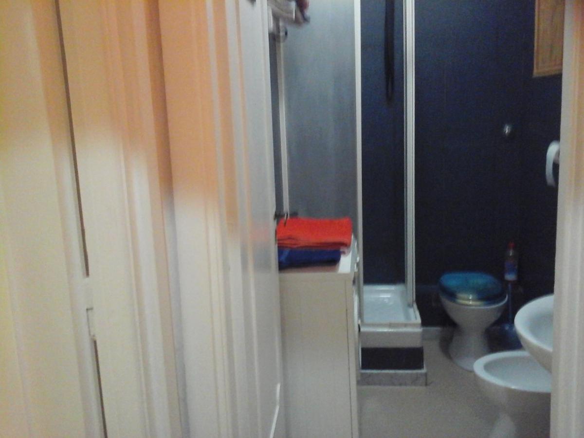B&B Near Metro' Central Line - Only Wc In The Rooms 15 Minutes To Termini Station 20 To Spagna Square - In The Night Bus Rom Exterior foto